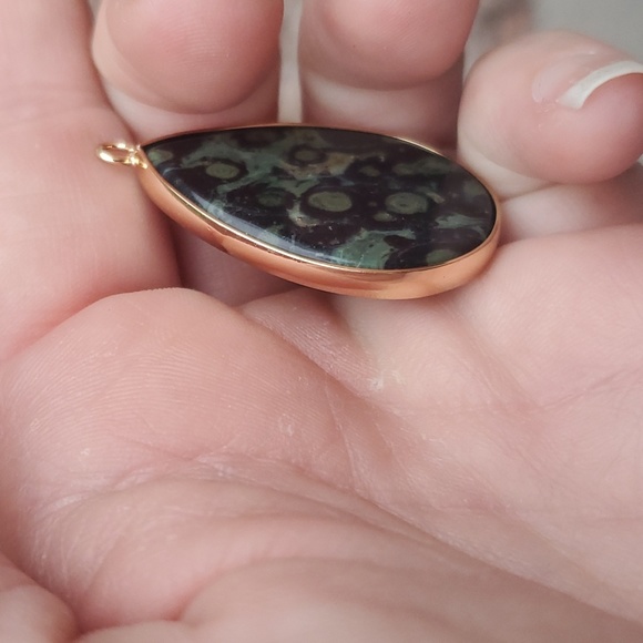 New Gold Wrapped Kambaba Jasper Teardrop Unisex Pendant. - Picture 6 of 12